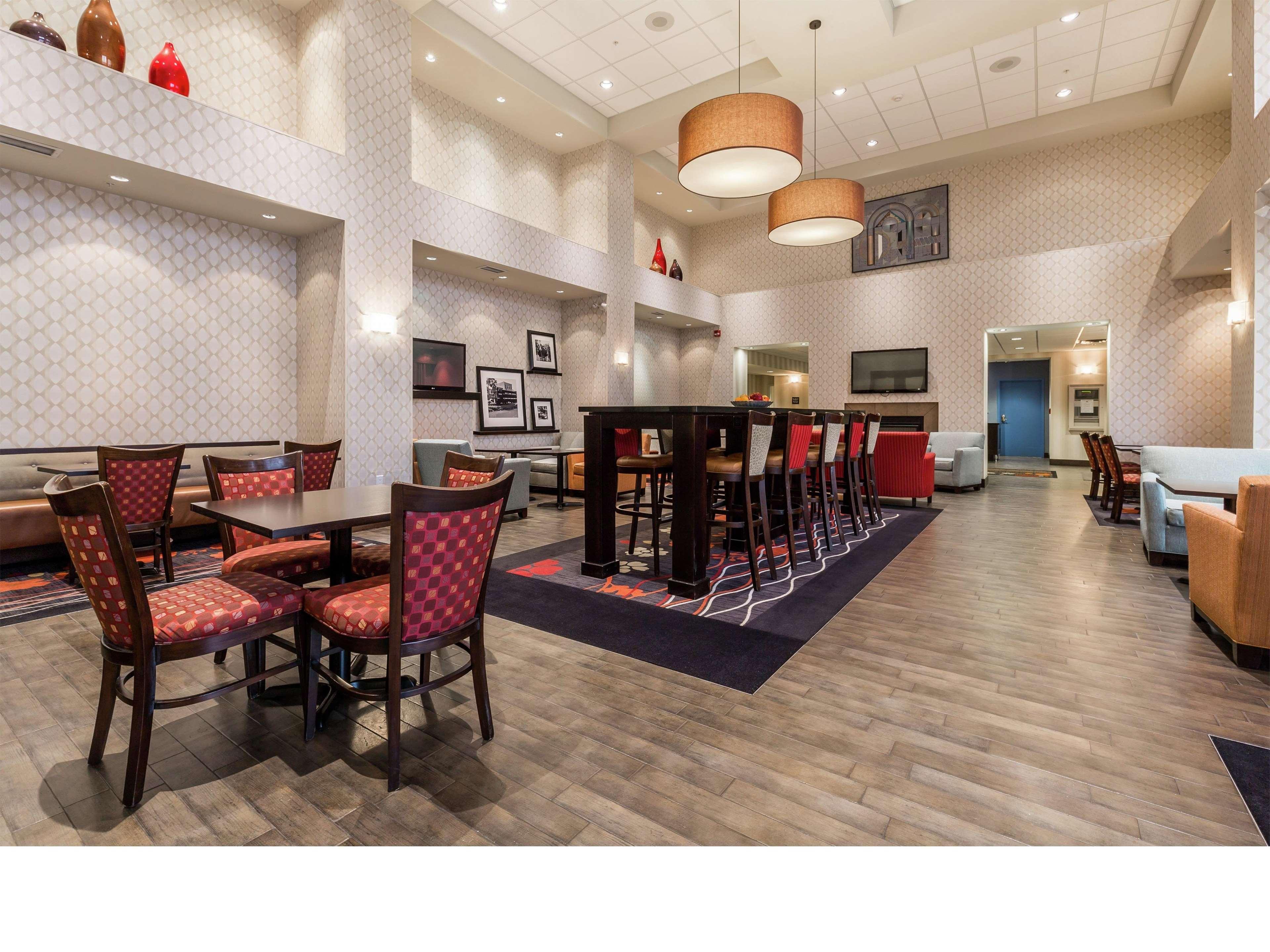 Hampton Inn & Suites By Hilton Lethbridge Εξωτερικό φωτογραφία