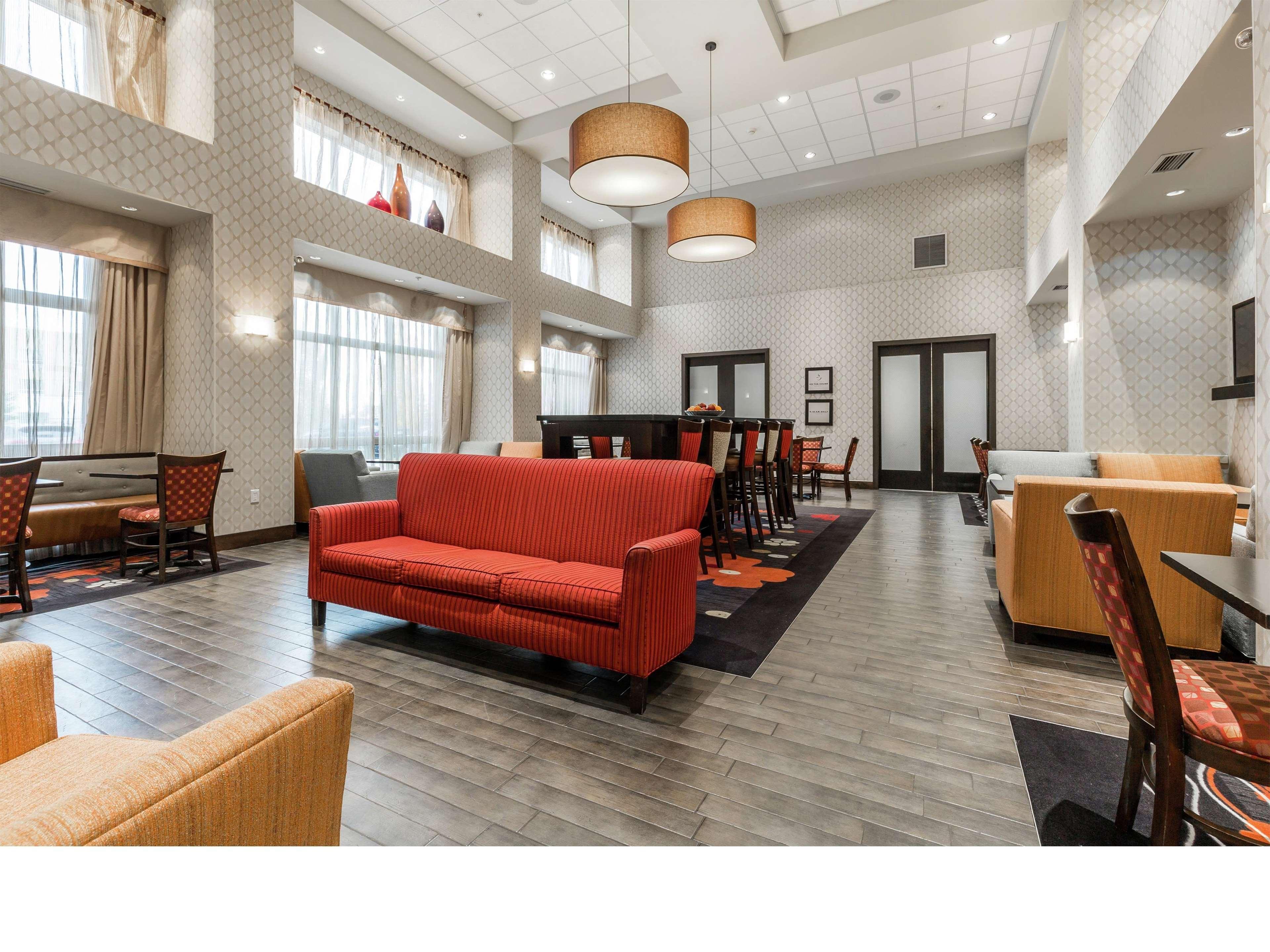 Hampton Inn & Suites By Hilton Lethbridge Εξωτερικό φωτογραφία