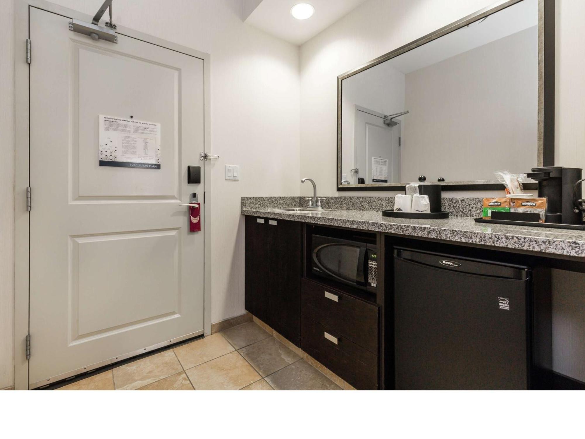 Hampton Inn & Suites By Hilton Lethbridge Εξωτερικό φωτογραφία