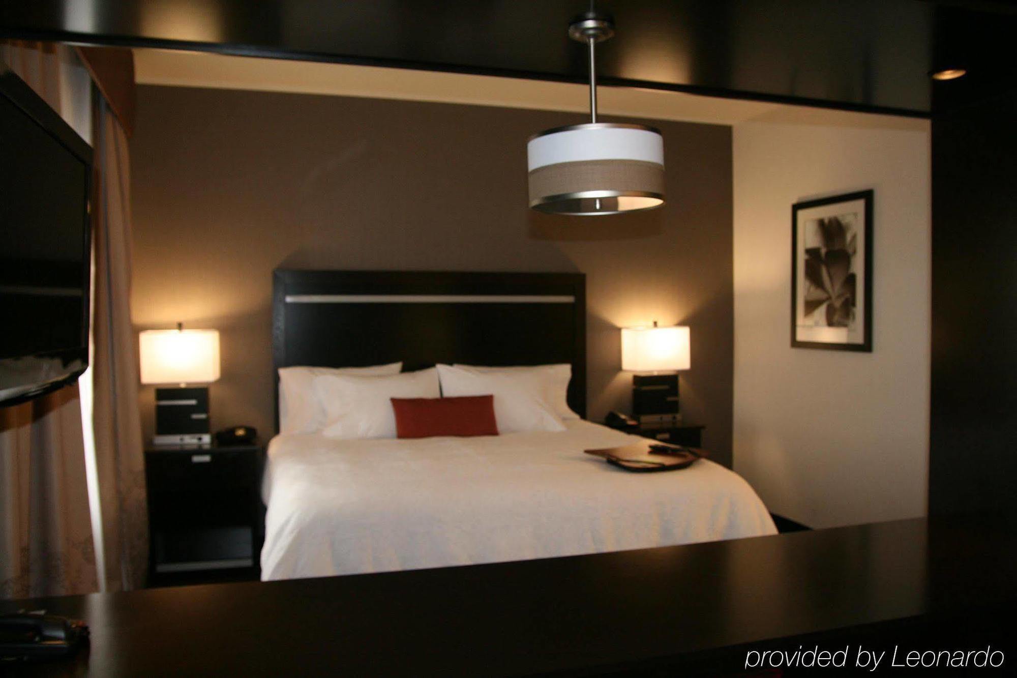 Hampton Inn & Suites By Hilton Lethbridge Δωμάτιο φωτογραφία